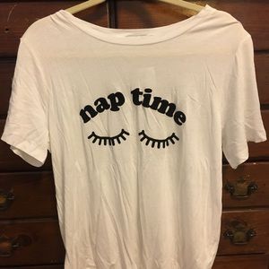 Trendy white graphic t- NWT