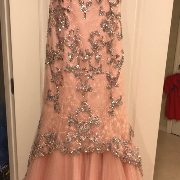 Prom dress/ gown - Picture 2 of 8