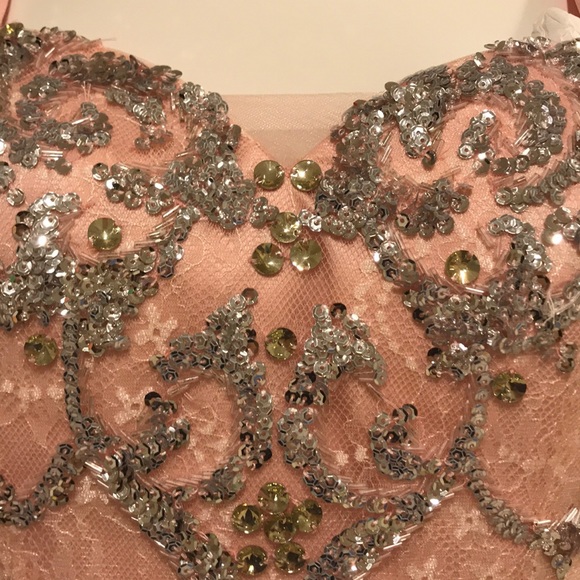 Prom dress/ gown - Picture 4 of 8