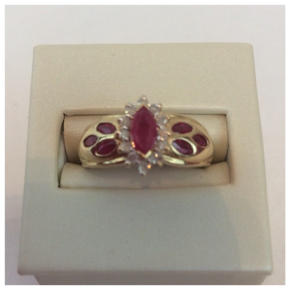RUBY & DIAMOND RING - Picture 2 of 8