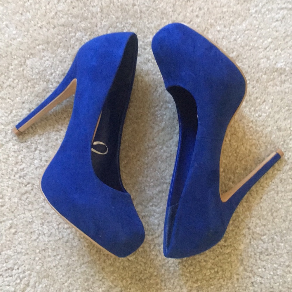 Blue suede shoes 🎼 by Atmosphere