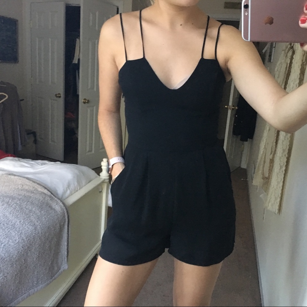 Express Romper (With Pockets) - Picture 2 of 4