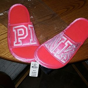 NWT Women's Medium PINK velvet slippers