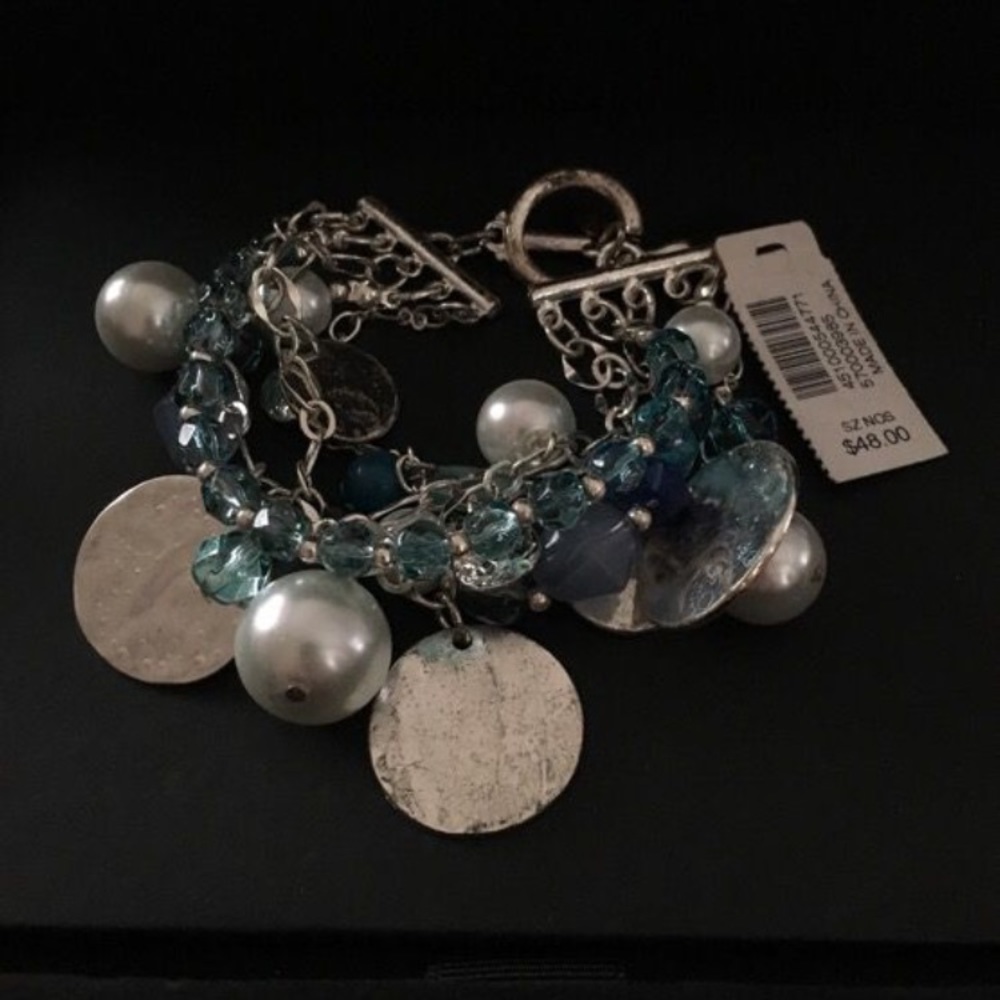 New **WHITE HOUSE BLACK MARKET Beautiful Bracelet