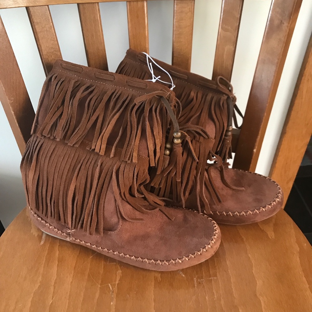 Fringe boots