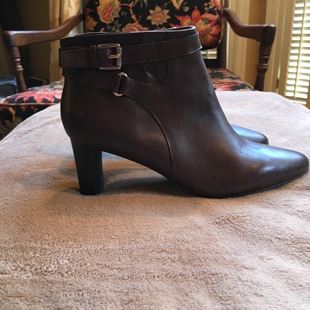 👢 Buttery Leather Ankle Boots!