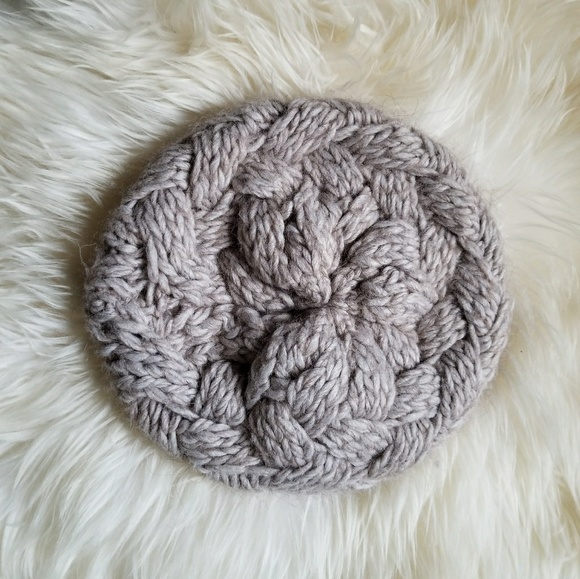 SOLD 🎉Knit hat - Picture 3 of 5