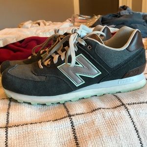 New Balance Tennis Shoes
