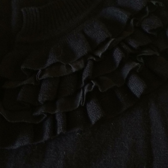 Banana Republic ruffled cardigan in purple - Picture 3 of 3