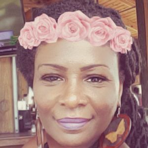 Meet your Posher, Kendra