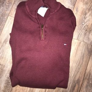 Tommy Hilifiger Sweater. Maroon. Men’s small