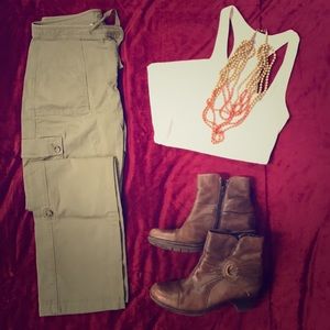 L.L. Bean Favorite Fit Cargo Pants, Green. New.