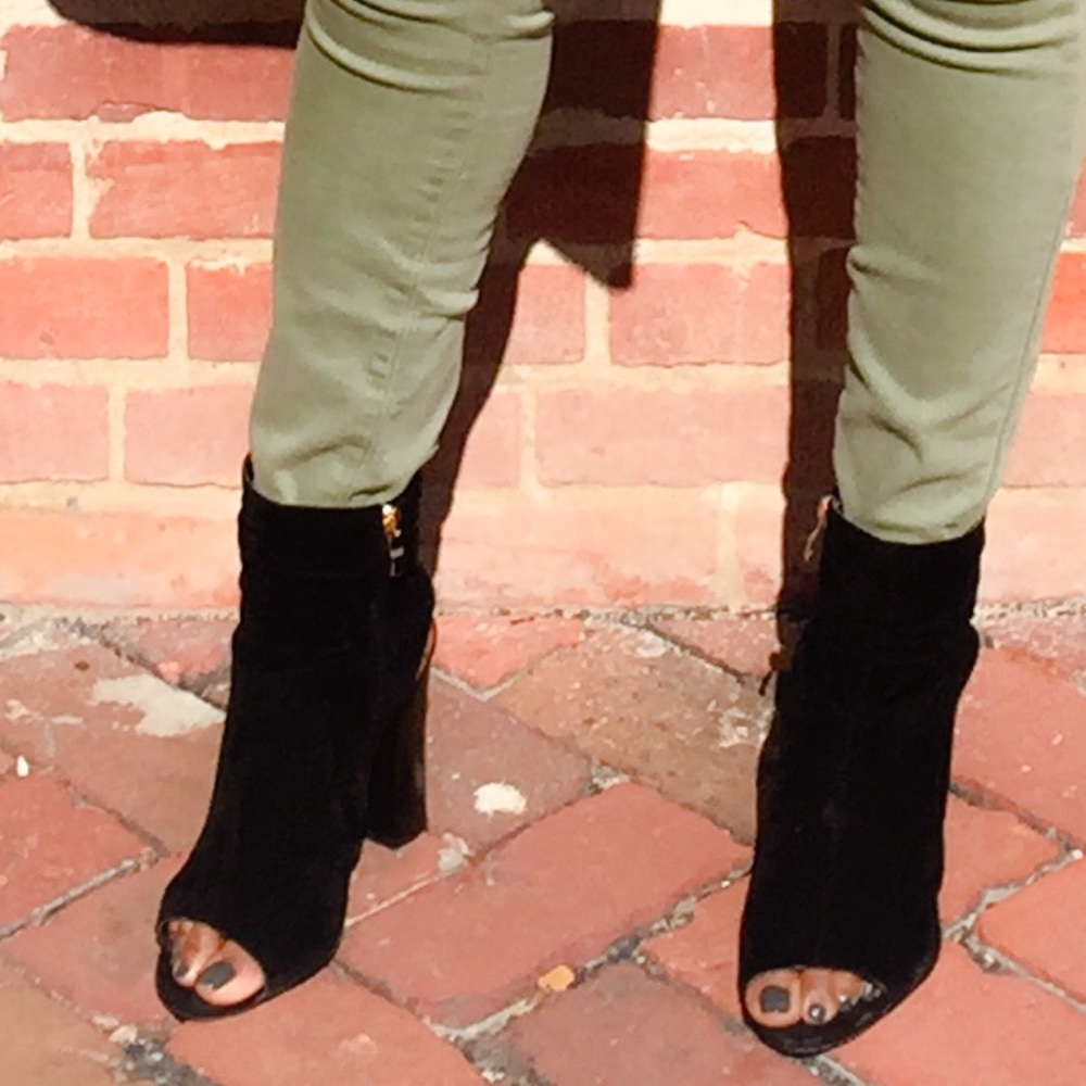 SIMMI Black Velvet Heel Boot