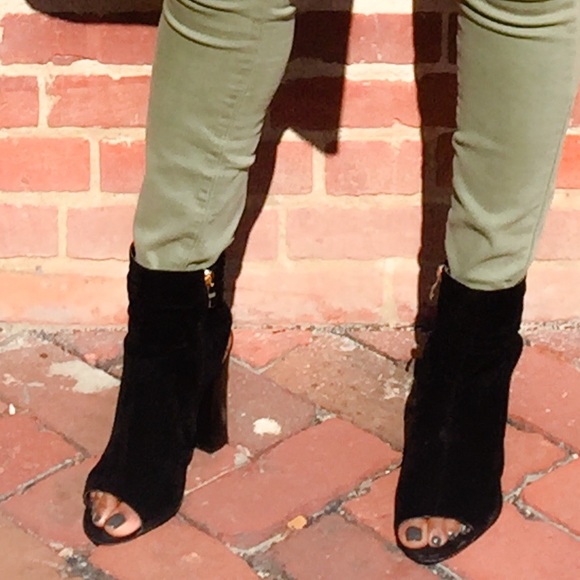 SIMMI Black Velvet Heel Boot - Picture 1 of 6
