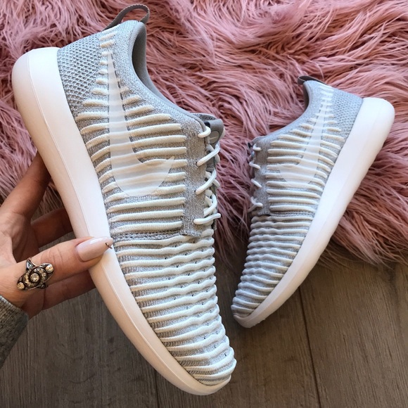 NWT Nike Roshe Two Flyknit Wolf 🐺 Grey - Picture 2 of 6