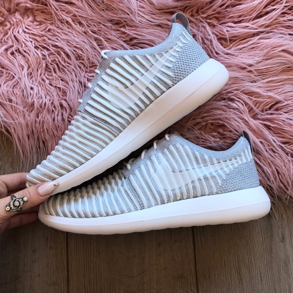 NWT Nike Roshe Two Flyknit Wolf 🐺 Grey - Picture 5 of 6
