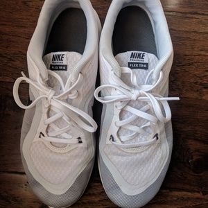 Nike tennis shoes