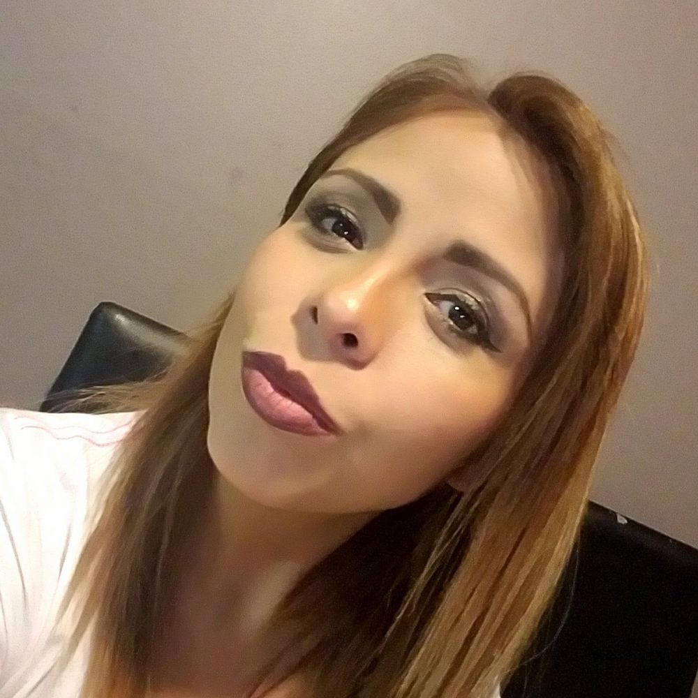 Meet your Posher, Yesenia alondra