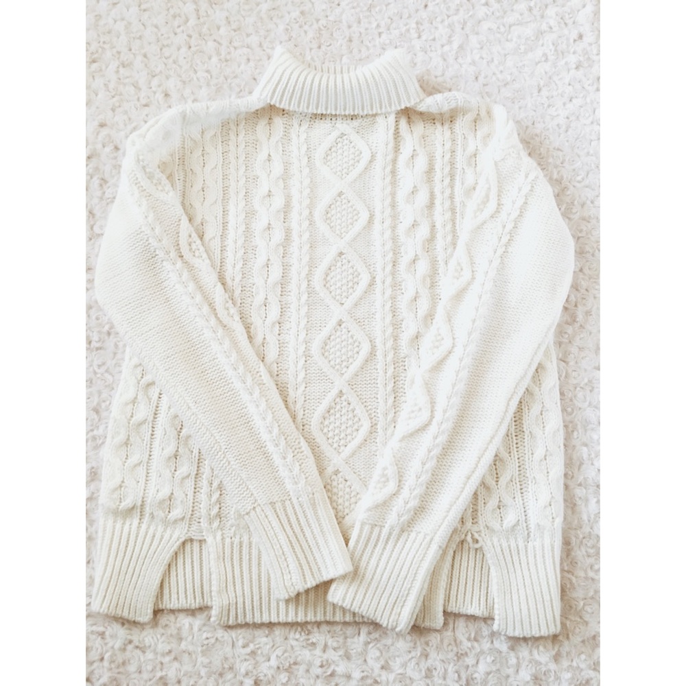 White Knitted Turtleneck Sweater