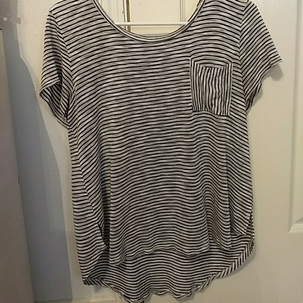 Short sleeve wallflower blouse