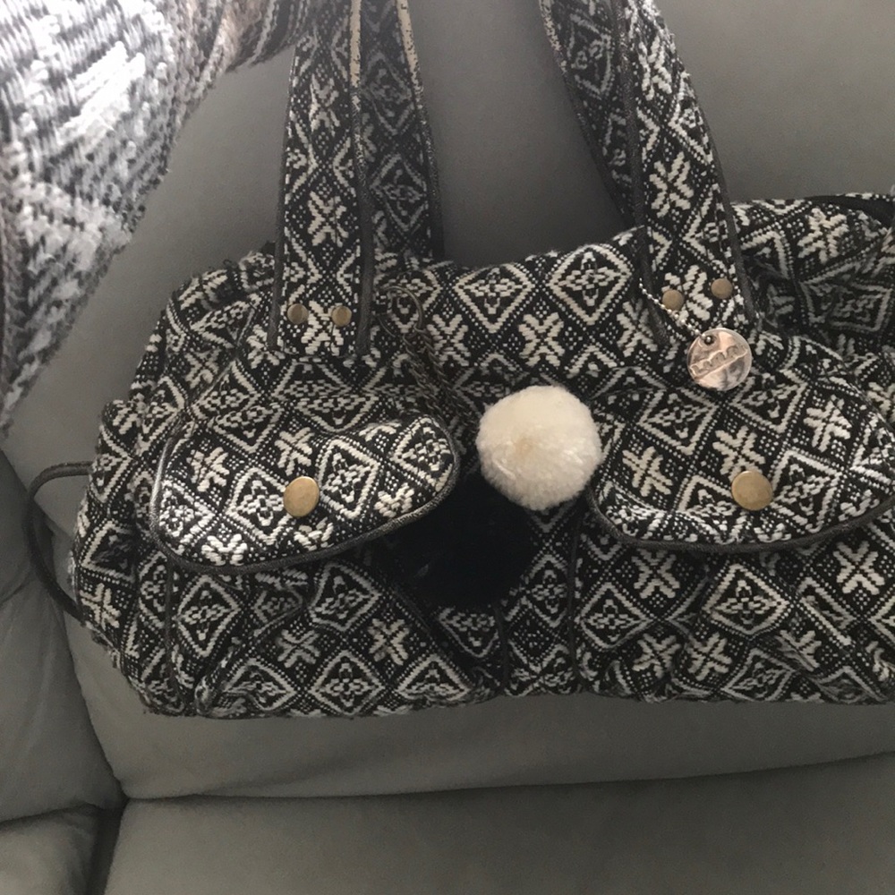 PRICE DROP 🎉 LuLu Bag Black and white