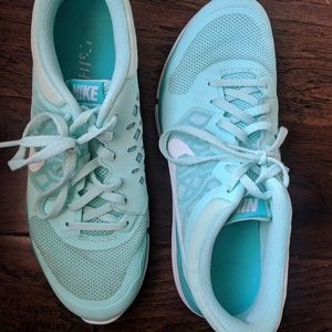 Nike tennis shoes