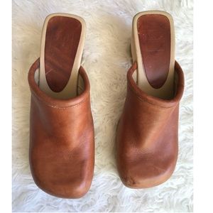 Frye Kendal Clogs