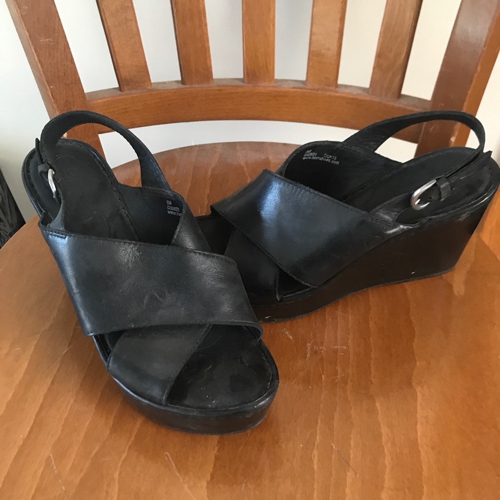 Black wedges