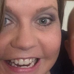 Meet your Posher, Carla