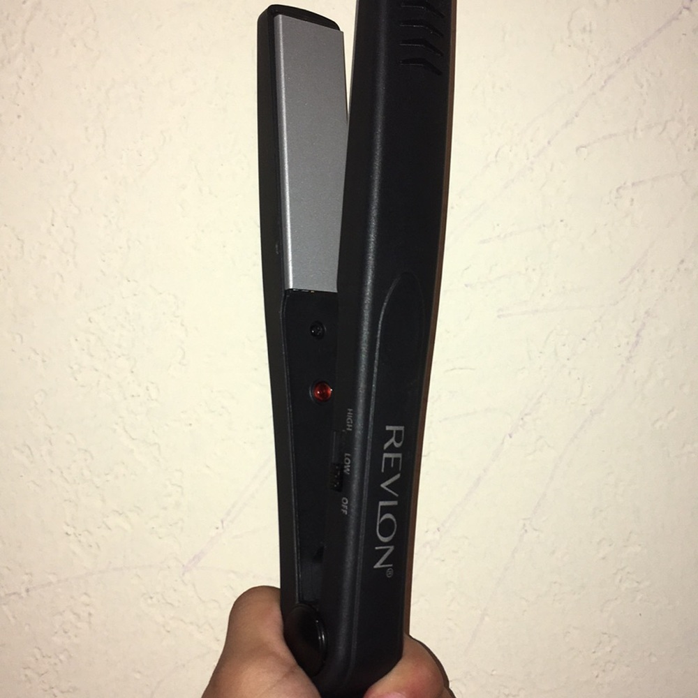 Revlon straightener
