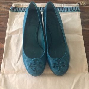 Tory Burch like new wedges. 8.