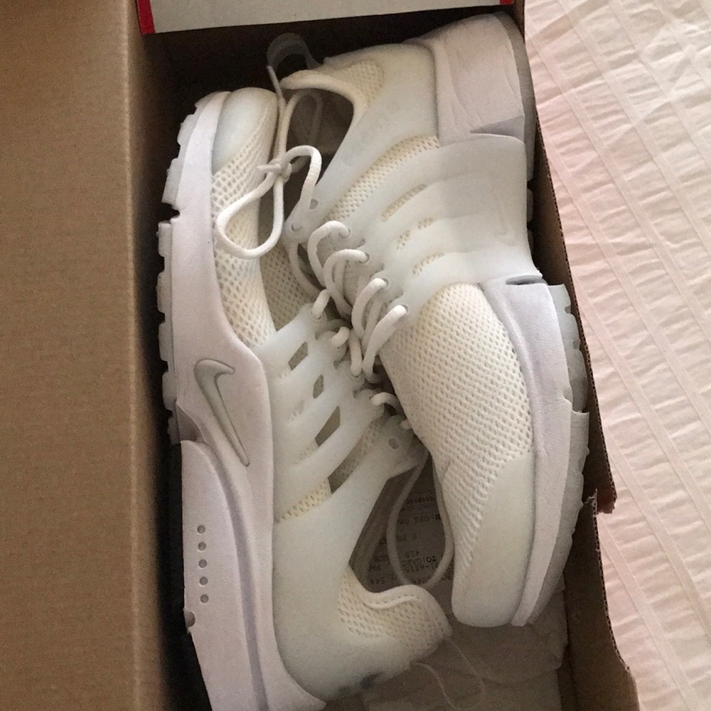 White Nike Prestos