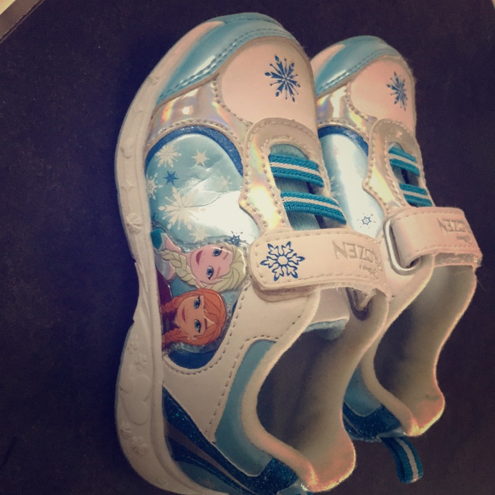 7T Frozen Sneakers
