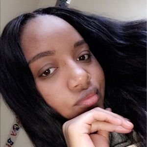 Meet your Posher, Amirah