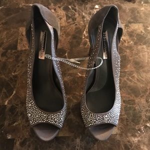 BCBGMAXAZRIA Vero Cuoio Gray Stud Pumps