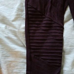 Moto leggings in deep purple