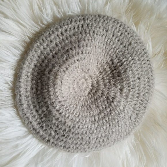 SOLD Knit hat - Picture 4 of 7