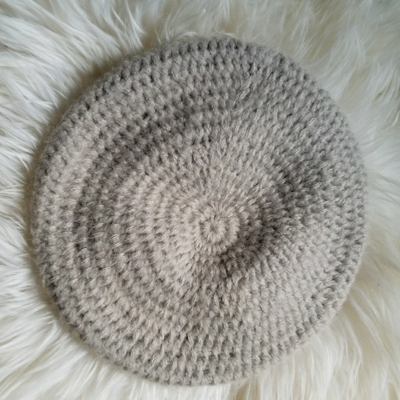 SOLD Knit hat - Picture 5 of 7