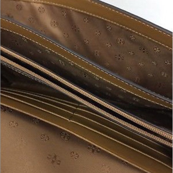 Tory Burch Robinson Expandable Concierge Clutch