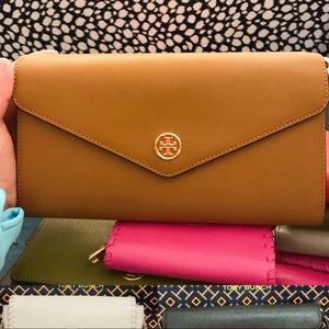 Tory Burch Robinson Expandable Concierge Clutch