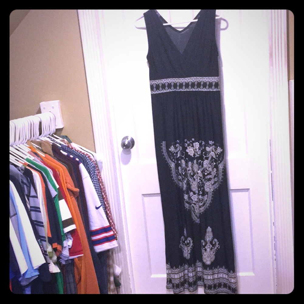 Black and cream maxi dress Size s