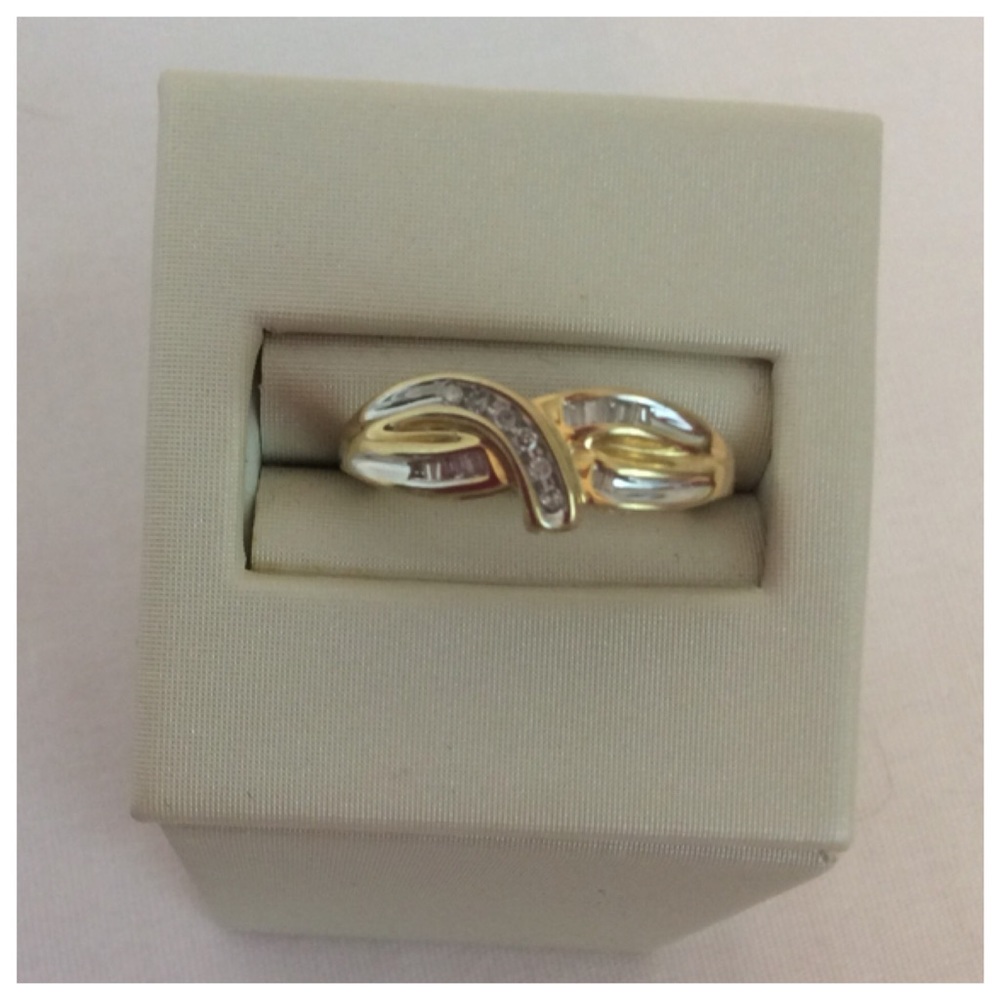 DIAMOND RING