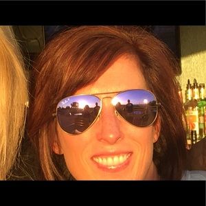 Meet your Posher, Debbie