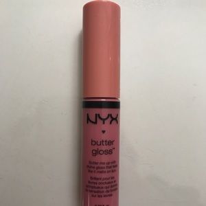 NYX BUTTER GLOSS IN ECLAIR