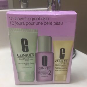 💕BOGO💕New Clinique Skincare Set