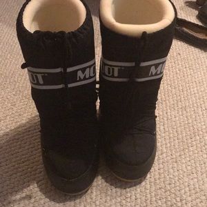 Moon Boots