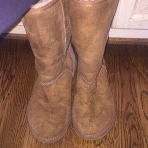 UGG classic tall chestnut boot
