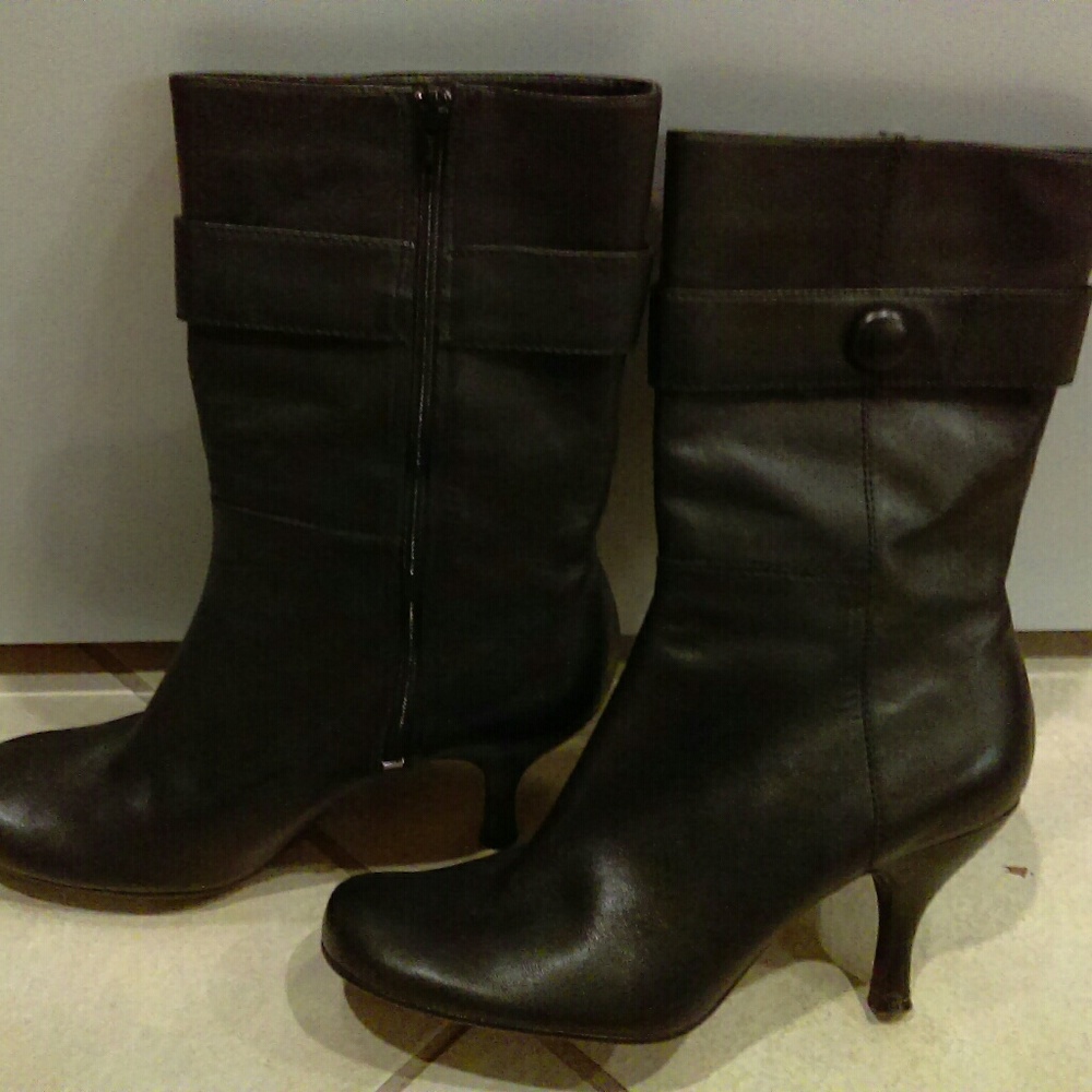 Women Boots by Kenneth Cole.