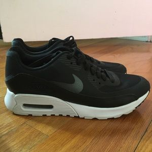 Black Nike Air Like New