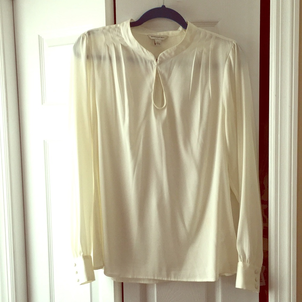 Banana Republic Long Sleeved Blouse size L